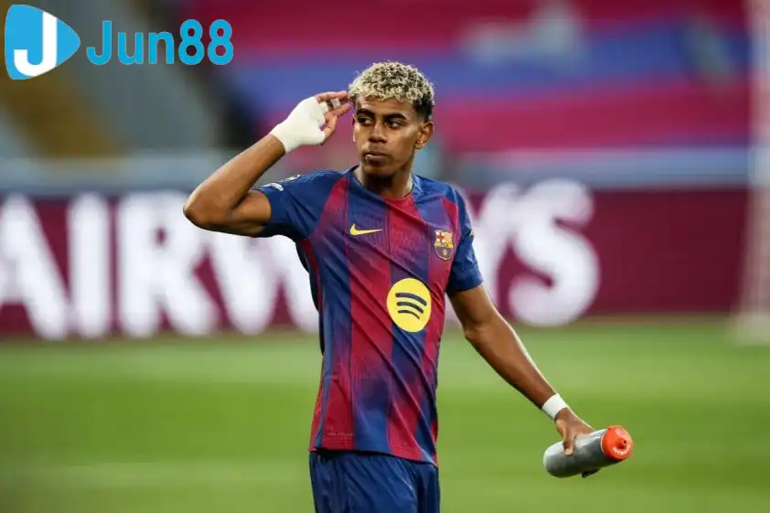 Yamal không ngừng thách thức Real Madrid trước thềm El Clasico (Ảnh: Barca Blaugranes).